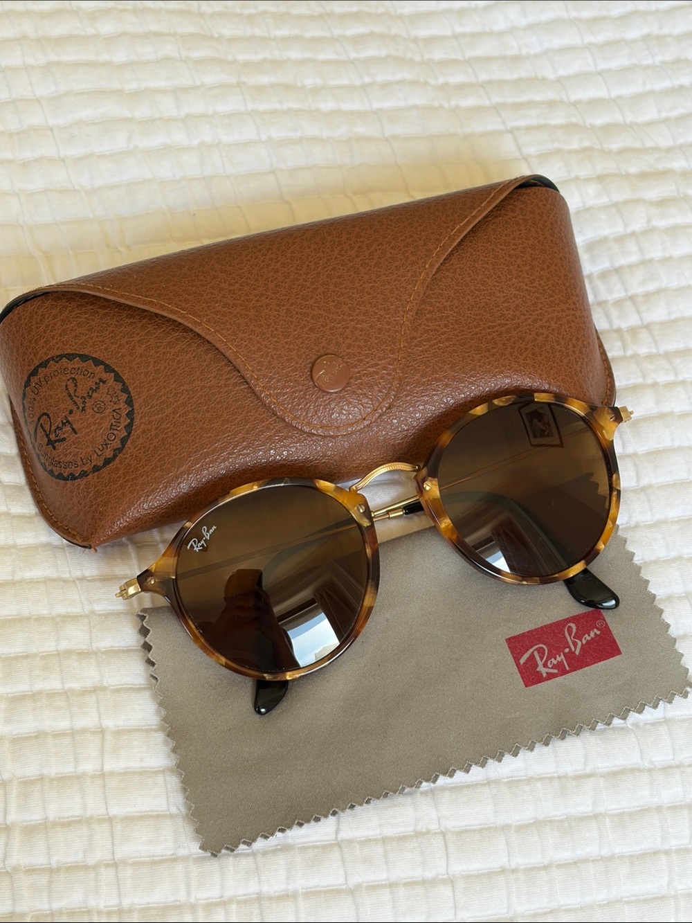 Ray-Ban Round Tortoiseshell Sunglasses - Brown Lenses